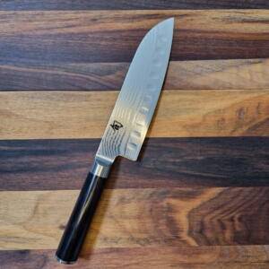 SHUN Classic - "Coltello Santoku Lama 18,00 cm Olivata Acciaio Damasco VGMax