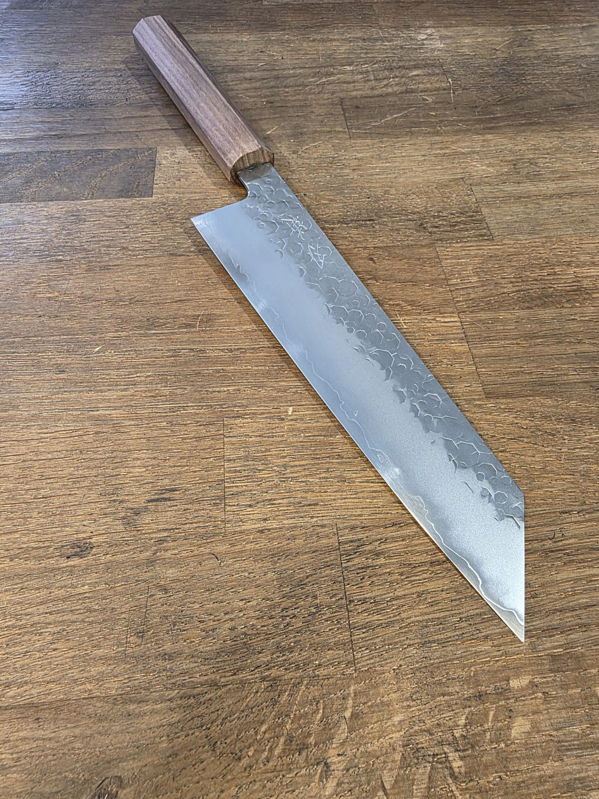 Fukui Co. - HADO - Coltello KIRITSUKE 210mm SG2 Steel - Noce - immagine 4