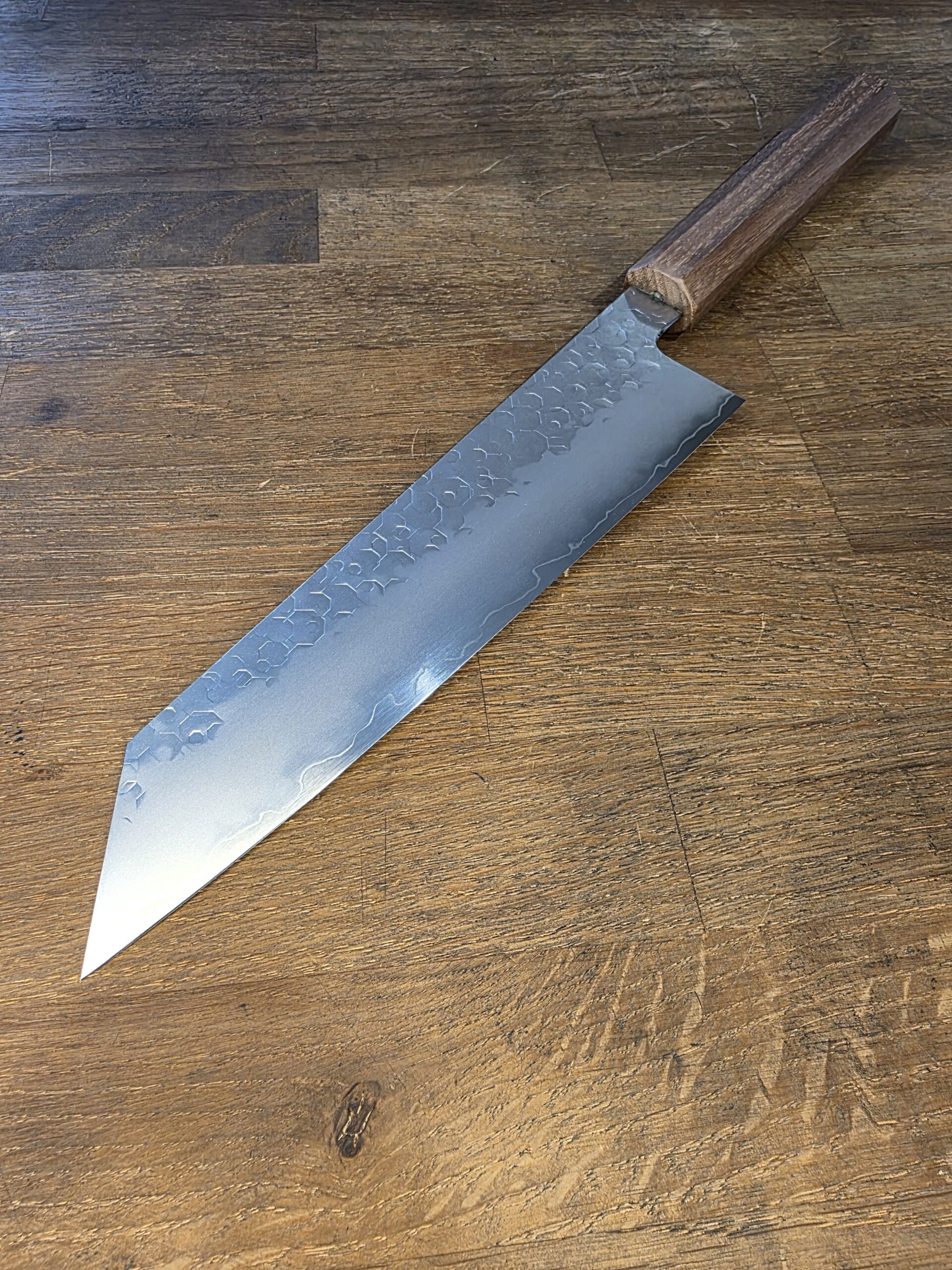 Fukui Co. - HADO - Coltello KIRITSUKE 210mm SG2 Steel - Noce - immagine 3